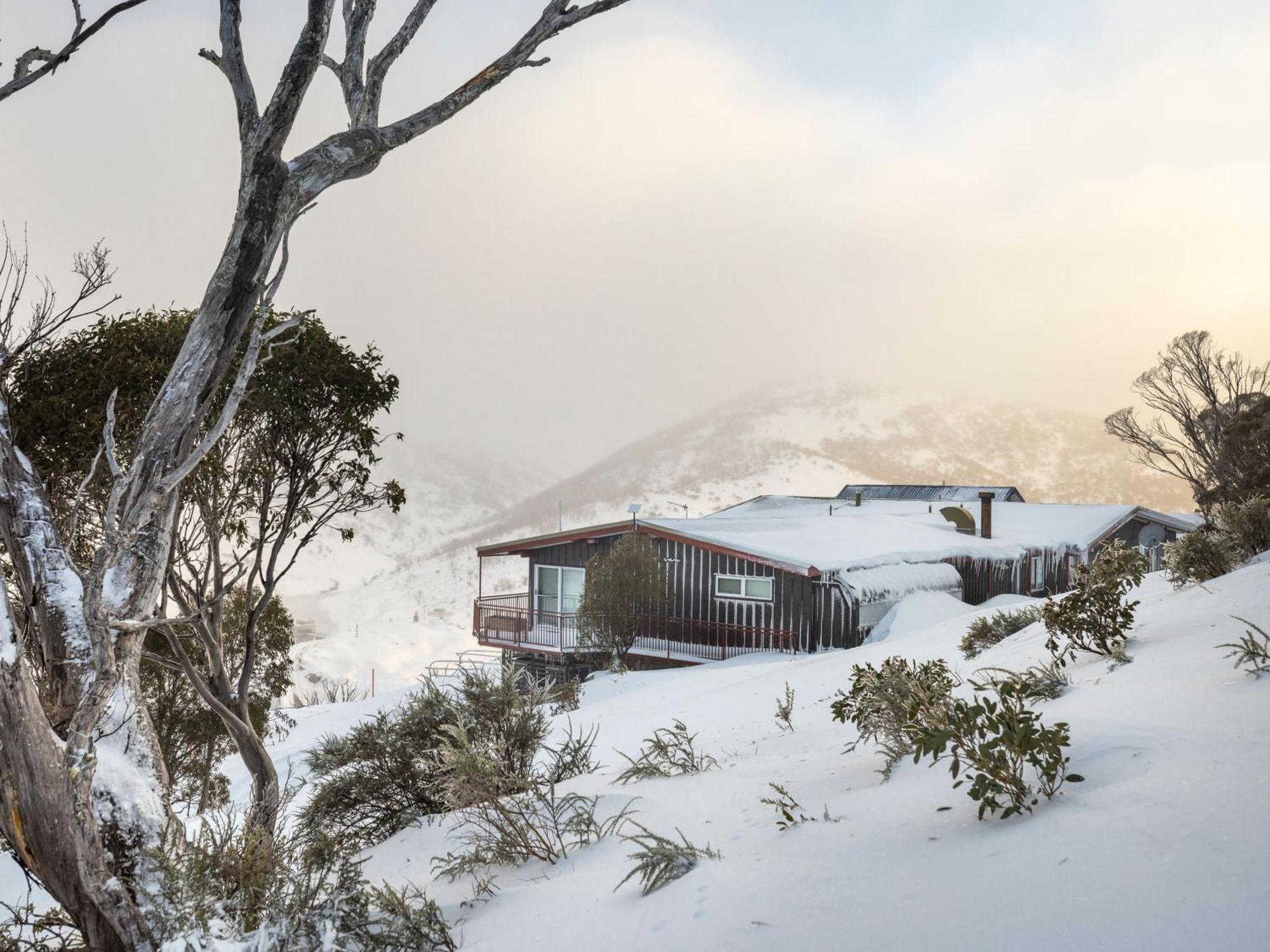 Guthega Inn Perisher Valley Buitenkant foto